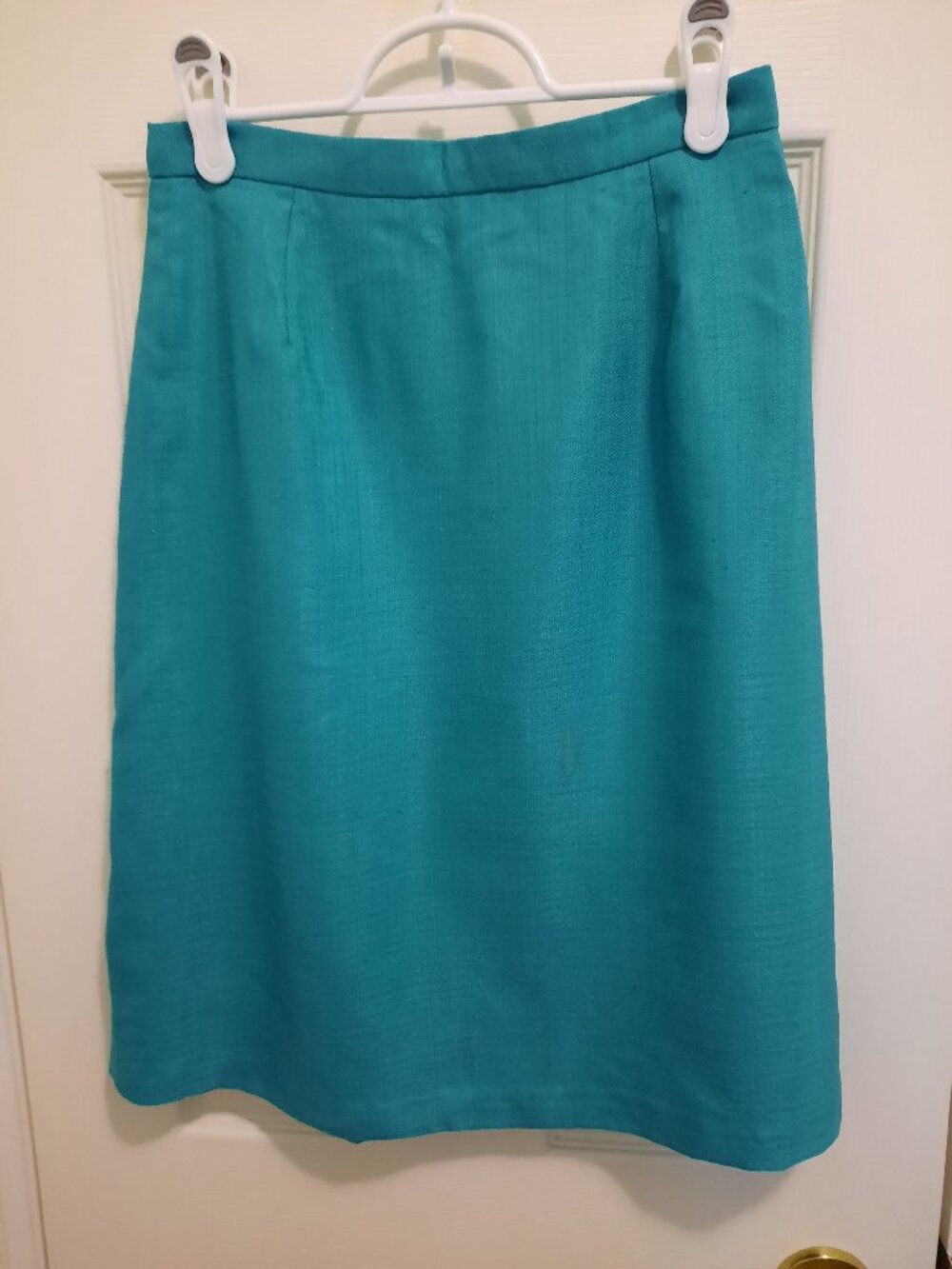 Once Worn Shiny Green Color Fully Lined Skirt
